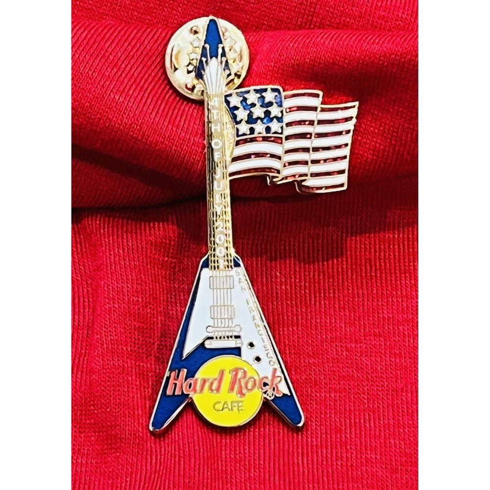 HARD ROCK CAFE PIN:  SAN FRANCISCO 2001 4th OF JULY  FLYING V FLAG B1002